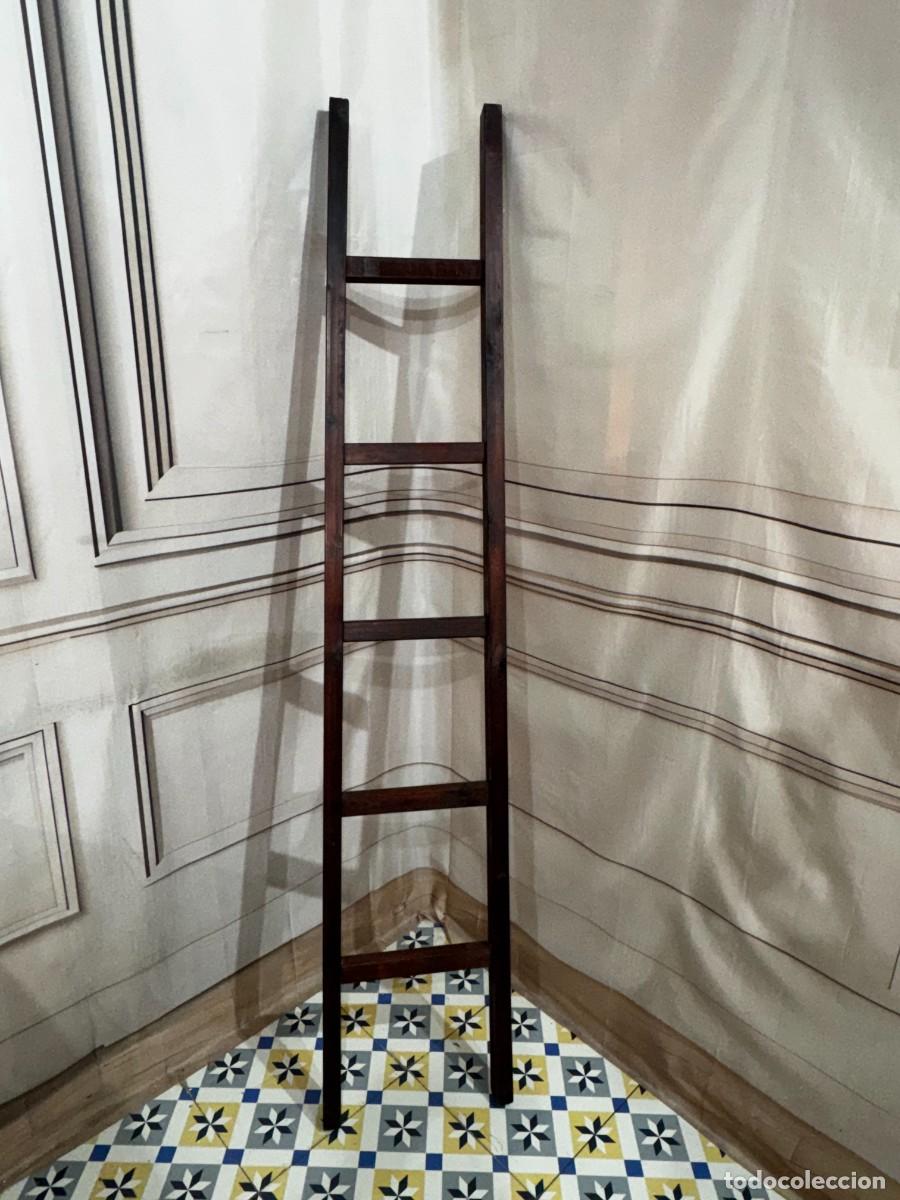 Antig&uuml;edades: Escalera Decorativa de Madera Marr&oacute;n - Foto 1
