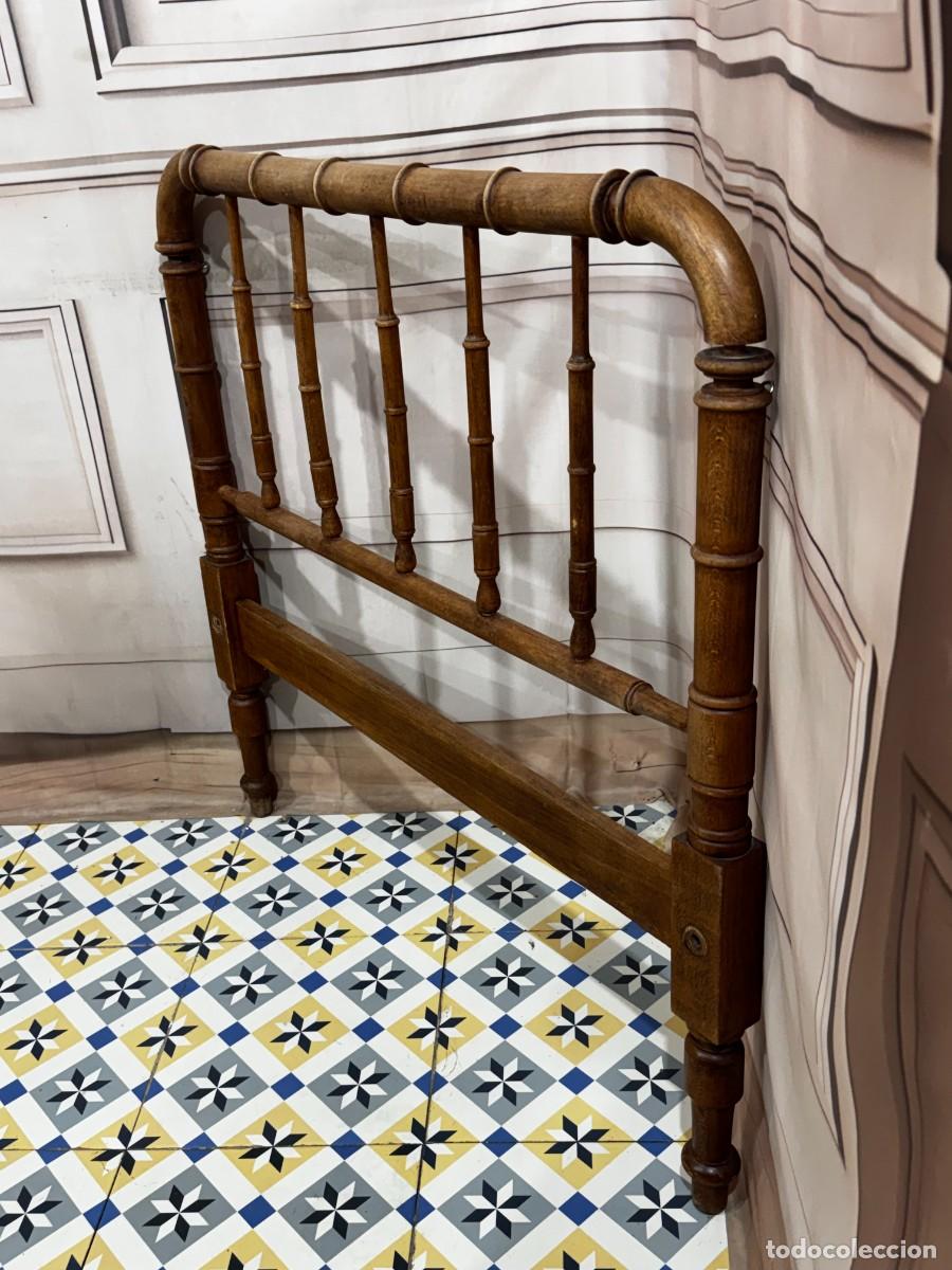 Oggetti Antichi: Cabecero de cama antiguo de madera torneada