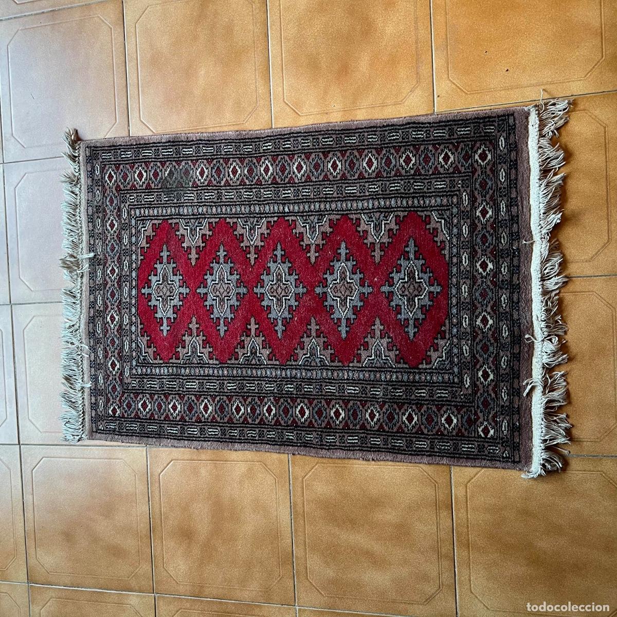 Antig&uuml;edades: Alfombra Peque&ntilde;a Estilo Persa / Tribal - 65 x 93 cm - Medallones Geom&eacute;tricos Rombos