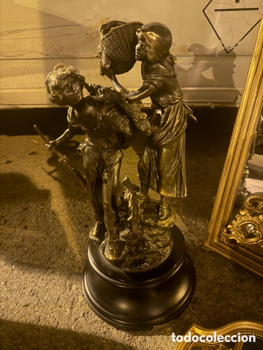Antig&uuml;edades: Figura pareja de bronce - Foto 2