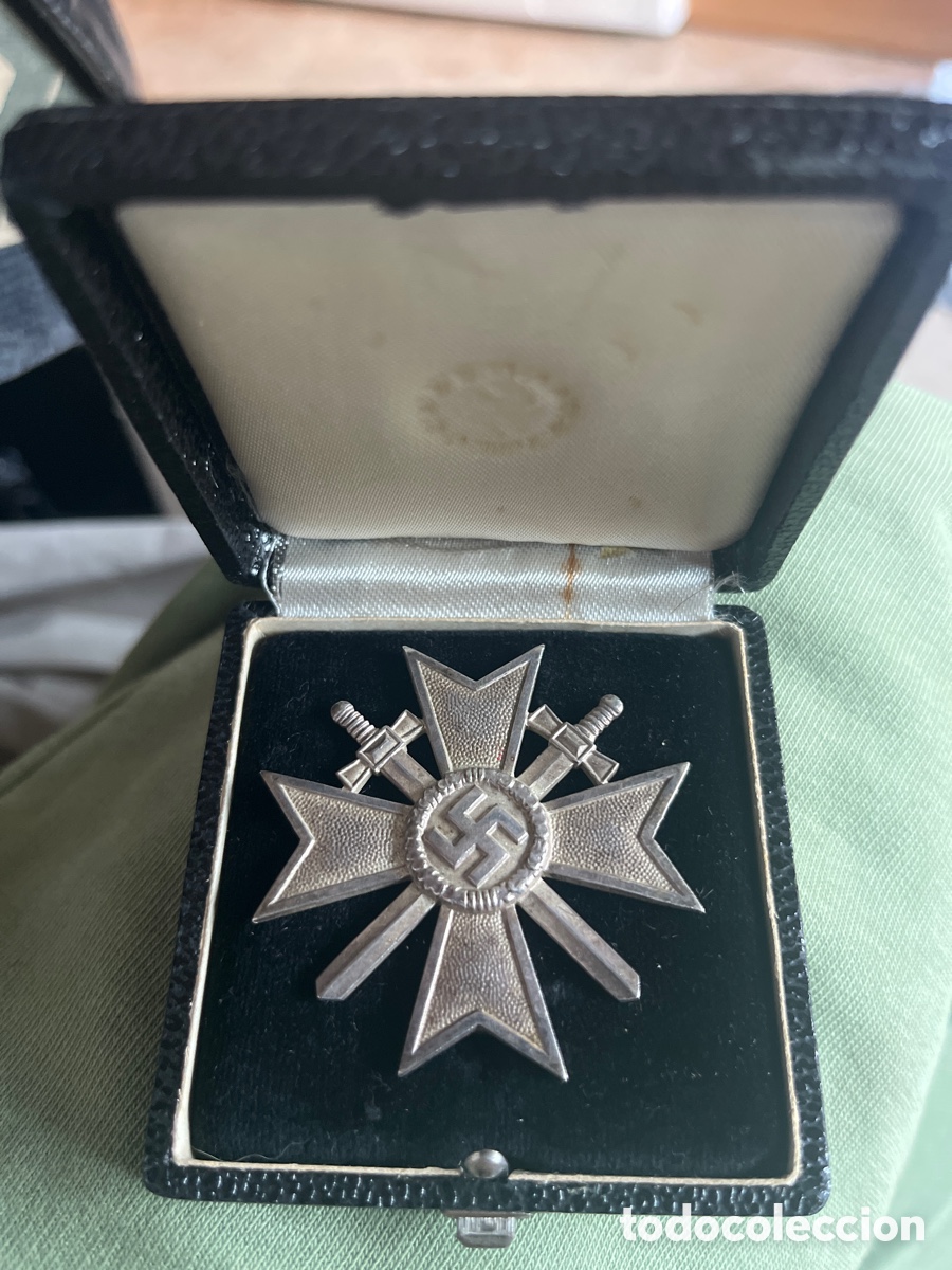 Antiques: Cruz al M&eacute;rito de Guerra de 1&ordf; Clase con Espadas (KVK1) 1939