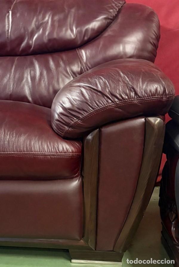 Antig&uuml;edades: Sill&oacute;n Marr&oacute;n de Piel y Madera - Foto 4