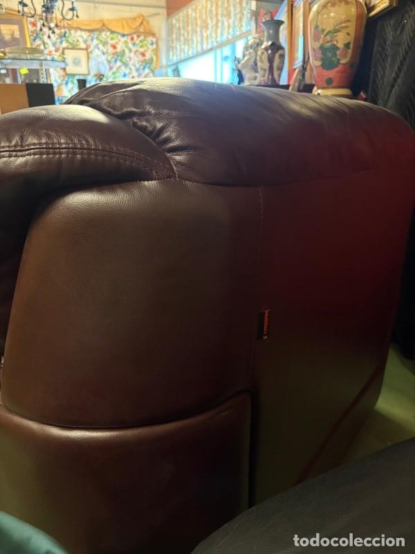 Antig&uuml;edades: Sill&oacute;n Marr&oacute;n de Piel y Madera - Foto 8
