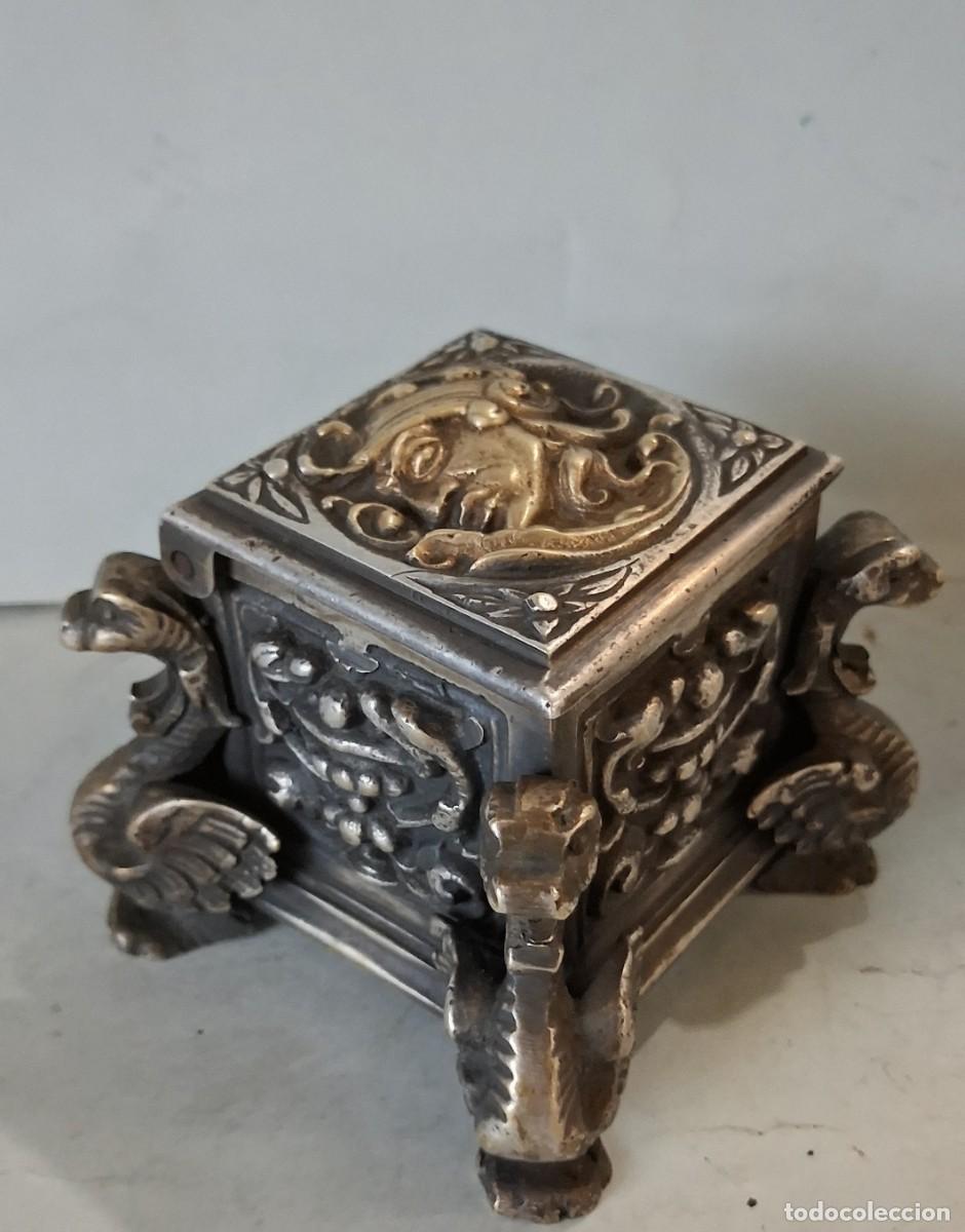 Antiguidades: Antiguo tintero de bronce estilo renacimiento espa&ntilde;ol