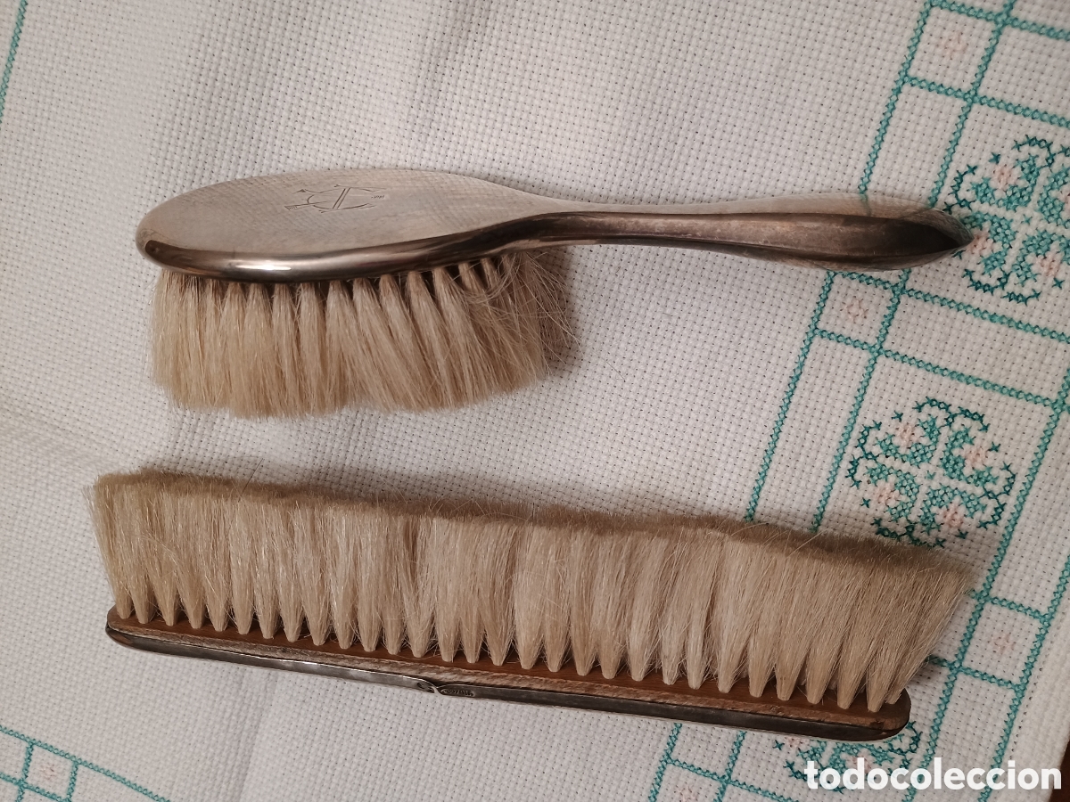 Antig&uuml;edades: Par de cepillos de tocador antiguos - Foto 2