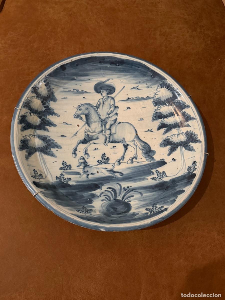 Antig&uuml;edades: ANTIGUO PLATO TALAVERA CIRCA 1700 CER&Aacute;MICA BLANCA Y AZUL CINEG&Eacute;TICO CAZADOR PERRO