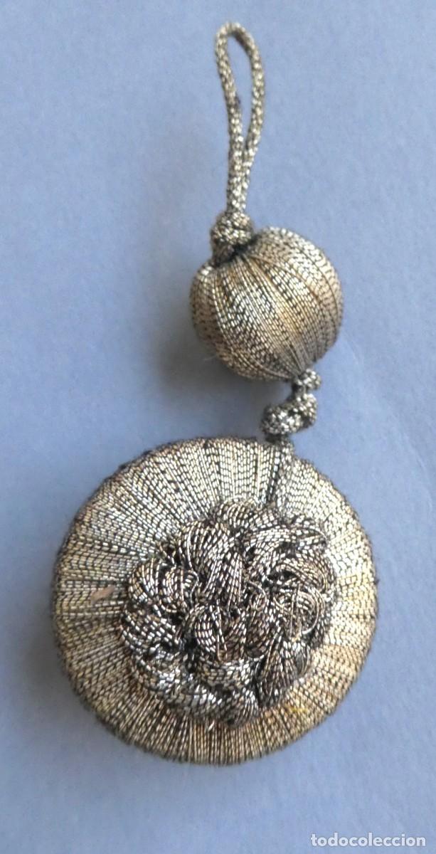 Antiques: ANTIGUA PIEZA RELIGIOSA REALIZADA CON HILO METALICO PLATA PPIO.S.XX