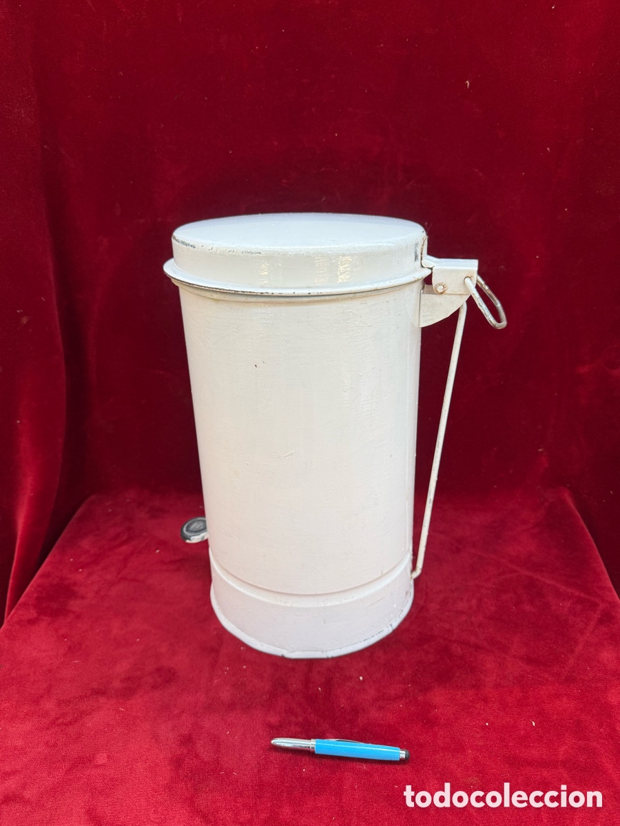 Antig&uuml;edades: Antiguo cubo de basura de consulta Medica!