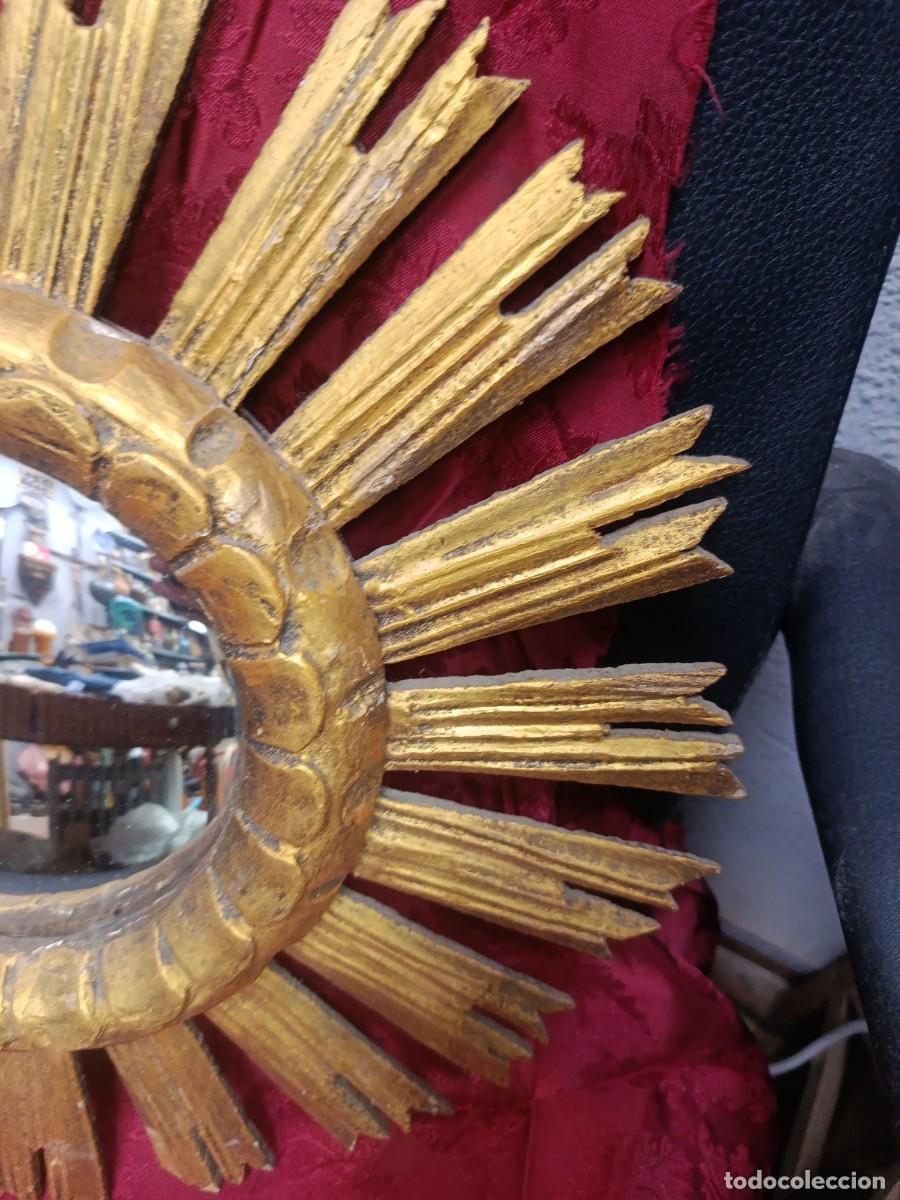Antig&uuml;edades: Espejo sol de madera antiguo - Foto 3
