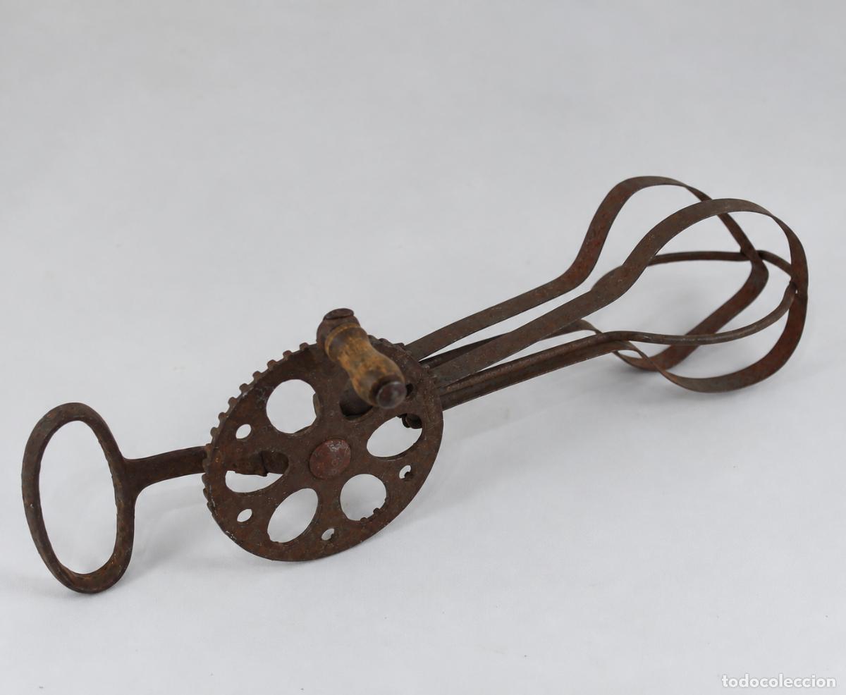 Antiguidades: Batidora de Huevos Antigua Tipo Dover Hierro y Manivela de Madera c.1900 Cocina Vintage