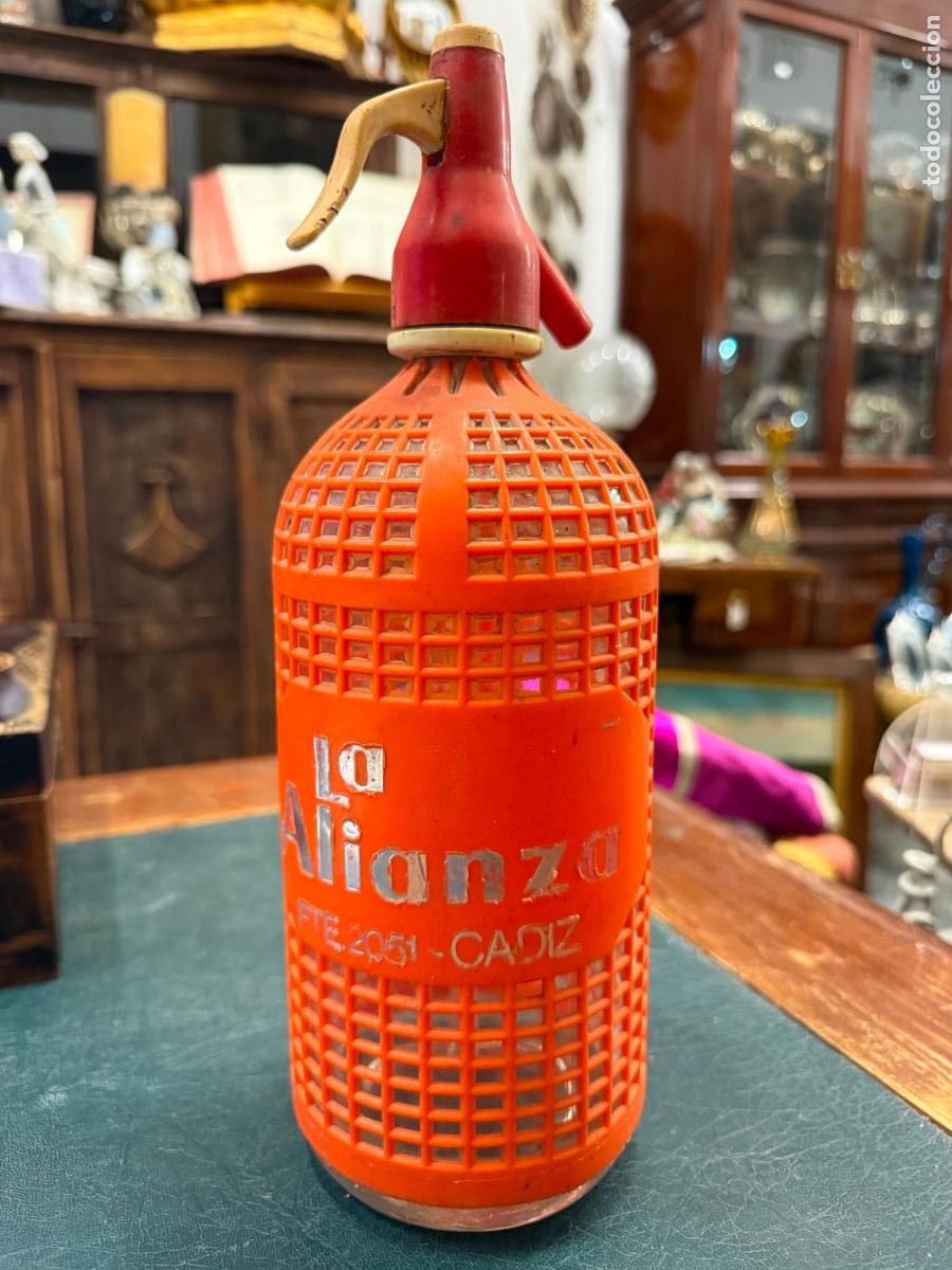 Antiques: ANTIGUO SIFON LA MONTA&Ntilde;ESA CON FUNDA DE LA ALIANZA - CADIZ