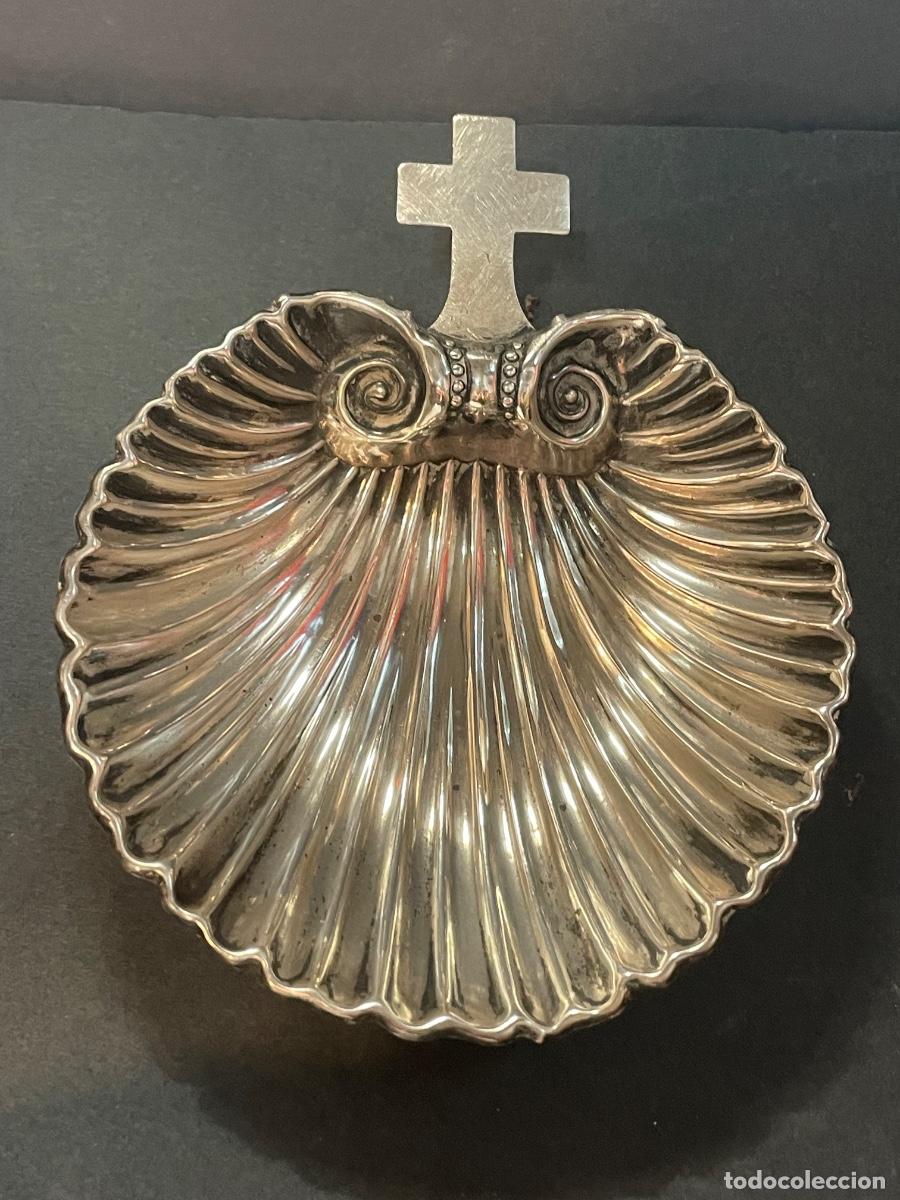 Antig&uuml;edades: ANTIGUA CONCHA DE PLATA DE LEY PARA BAUTIZAR , CON SUS CONTRASTES - 12,5X10,5 CM.