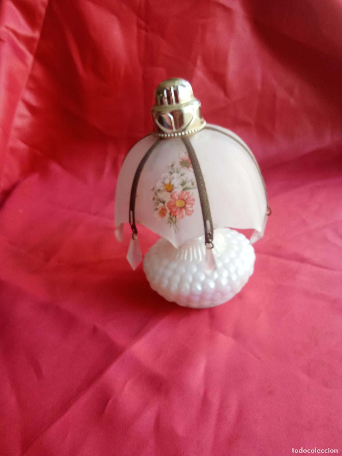 Antiques: Ambientador de cristal en forma de paraguas curioso. Vitrina 4