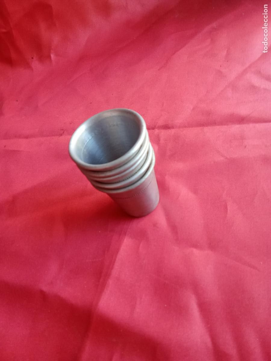 Antiques: Cinco vasos de pruebas antiguos chupito de aluminio. Vitrina 7