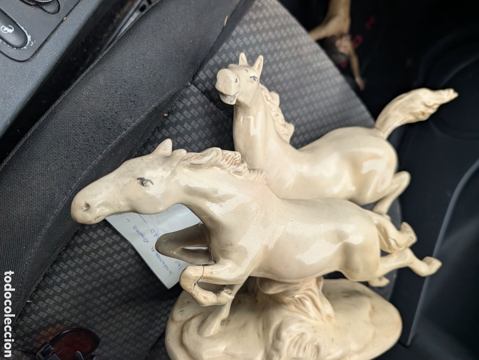 Antiques: Antigua escultura de caballos en loza - Estilo Lladr&oacute; - Pieza vintage con alma met&aacute;lica - A restaura