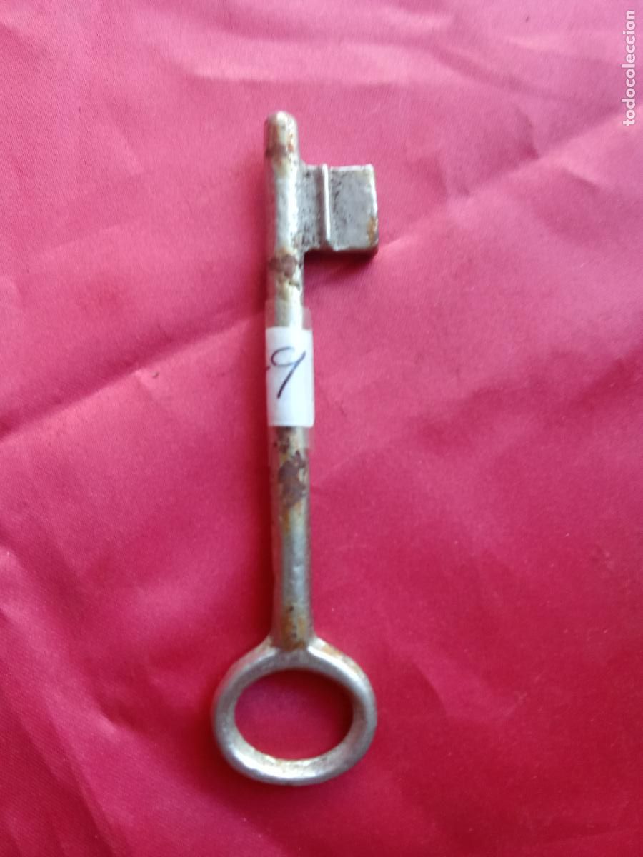 Antiquit&auml;ten: Antigua llave LL-9. Cesto llaves