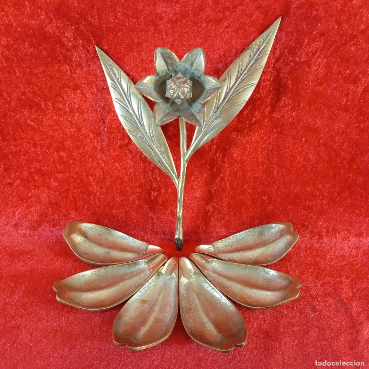 Oggetti Antichi: PRECIOSA FLOR EN BRONCE - DECORATIVA - HOJAS PARA CANAPES O SIMILAR