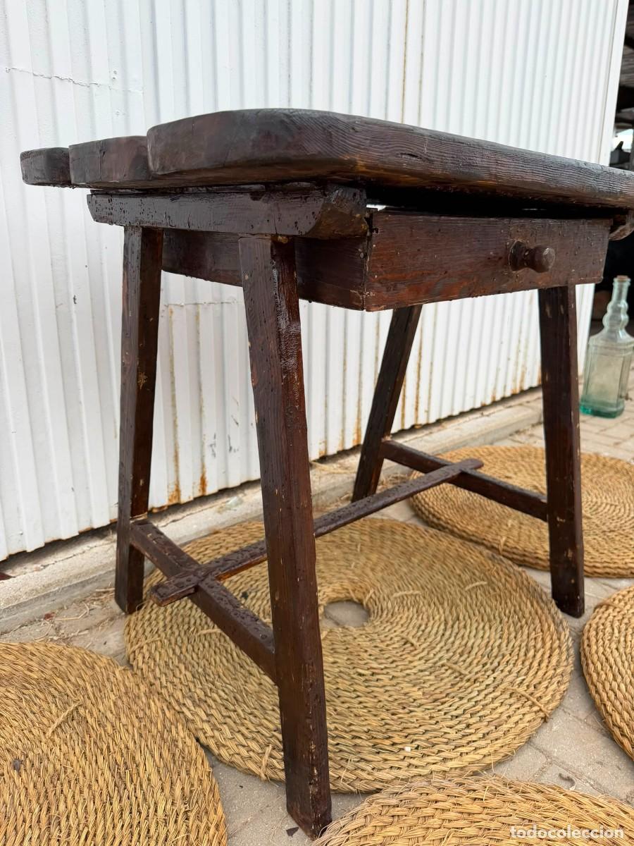 Antig&uuml;edades: Antigua mesa r&uacute;stica con caj&oacute;n. - Foto 3