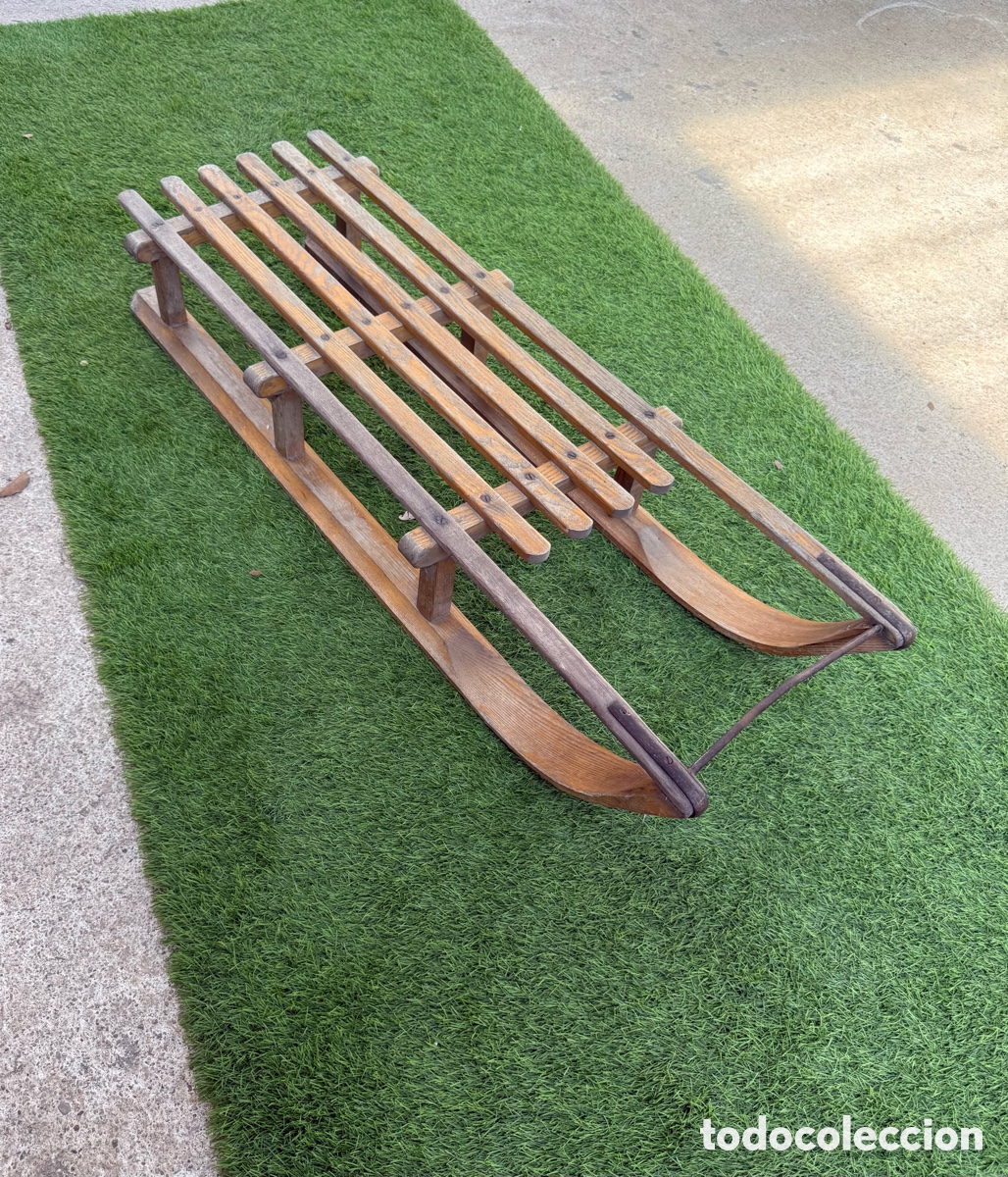 Antiquit&eacute;s: Antiguo y muy decorativo trineo de madera!