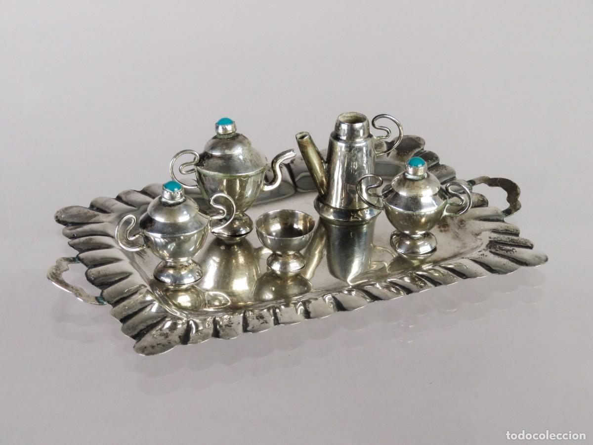 Antig&uuml;edades: Miniatura en plata juego de caf&eacute; con cabujones principios del siglo XX