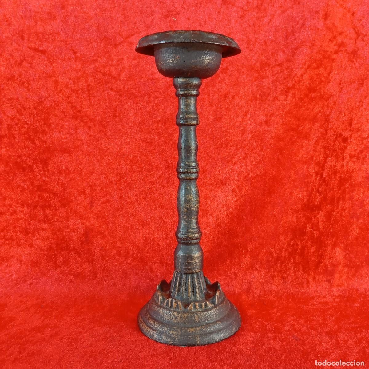 Antig&uuml;edades: PRECIOSO CANDELABRO EN BRONCE - CANDIL O SIMILAR PARA VELA - 25 CM