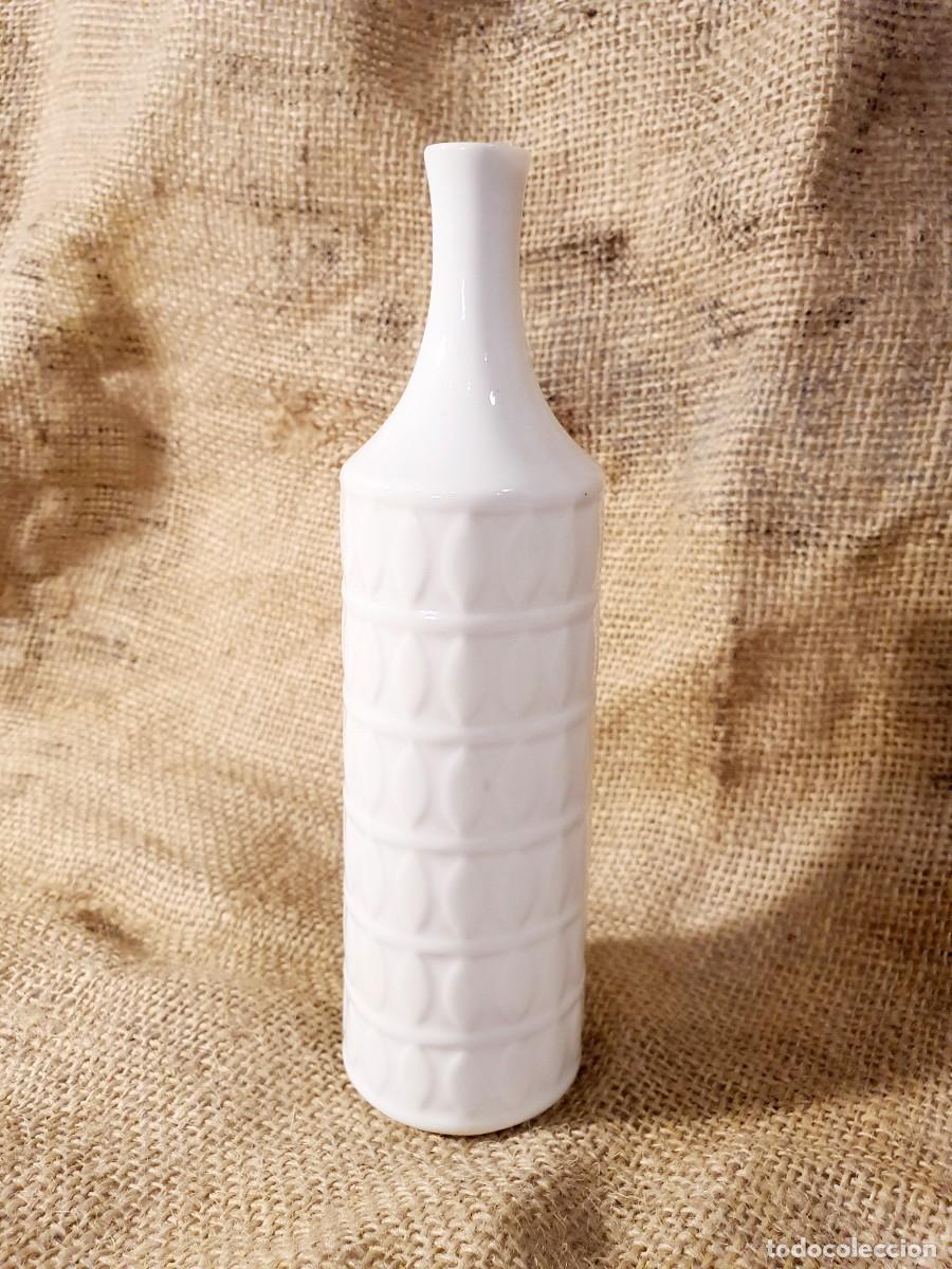 Antiguidades: Florero de porcelana fina Lorenz Hutschenreuther. Op Art, 1960.