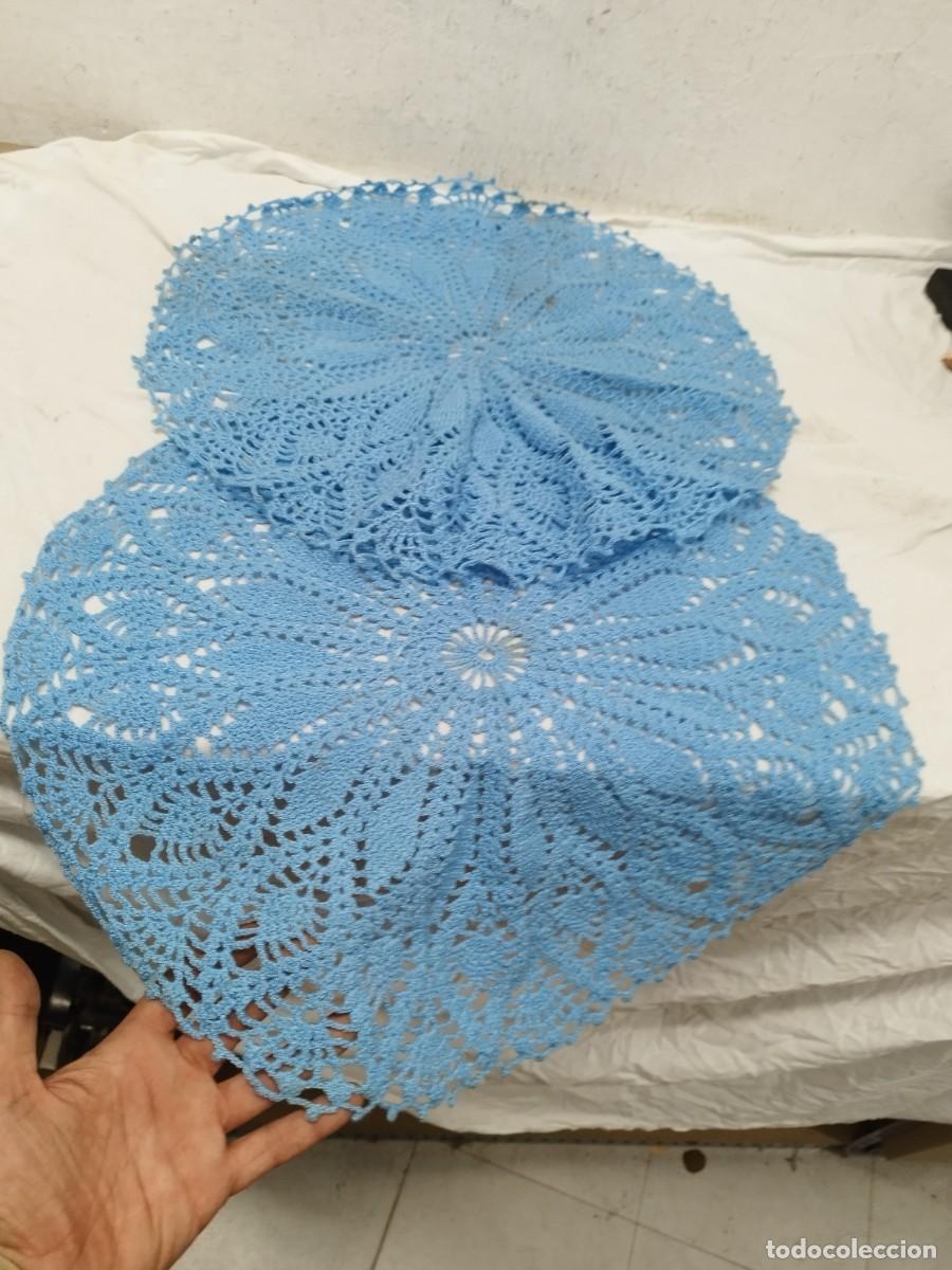 Antiques: Lote de 2 Carpetas de Crochet Azul &ndash; Centros de Mesa Vintage.