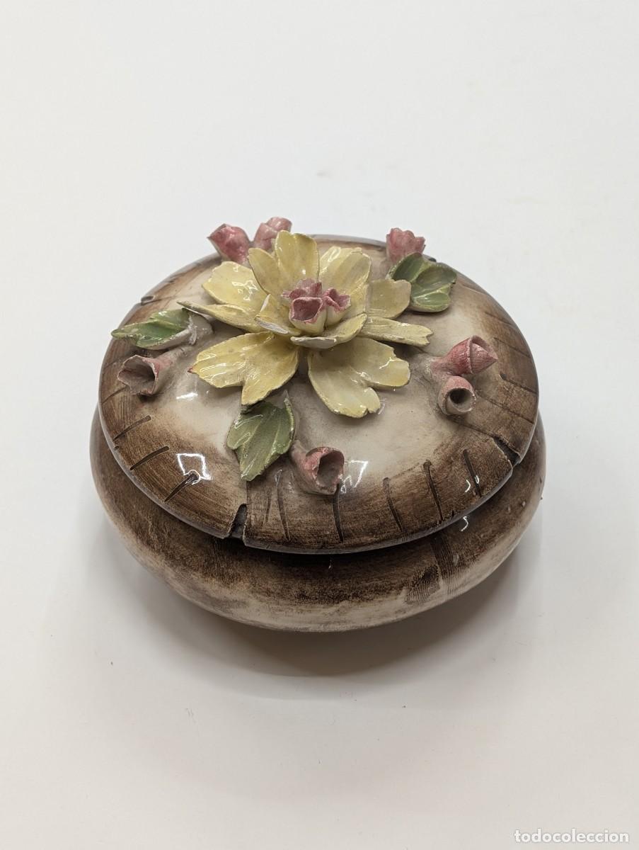 Antiguidades: JOYERO CAJA DE CERAMICA CAPODIMONTE CON FLORES