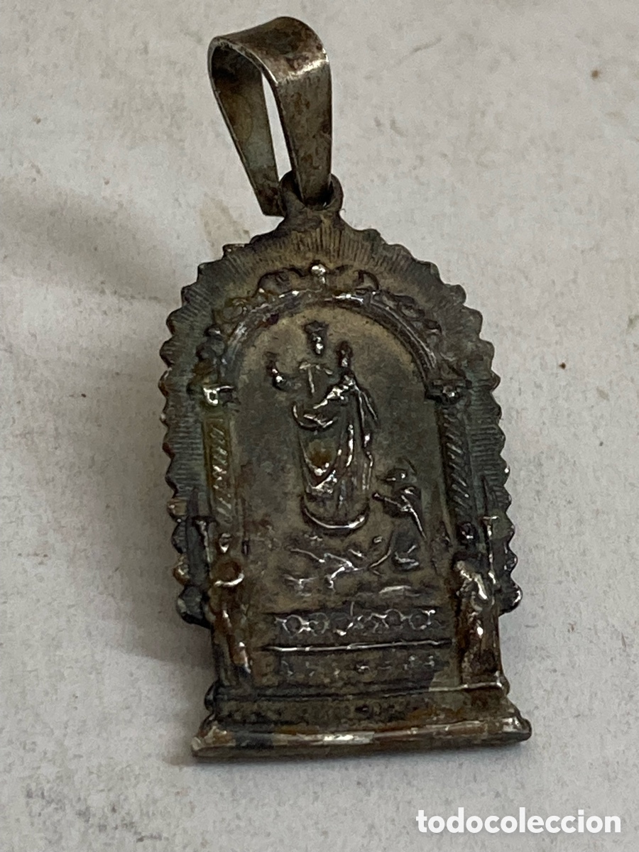 Antiques: Medalla de plata religiosa C669