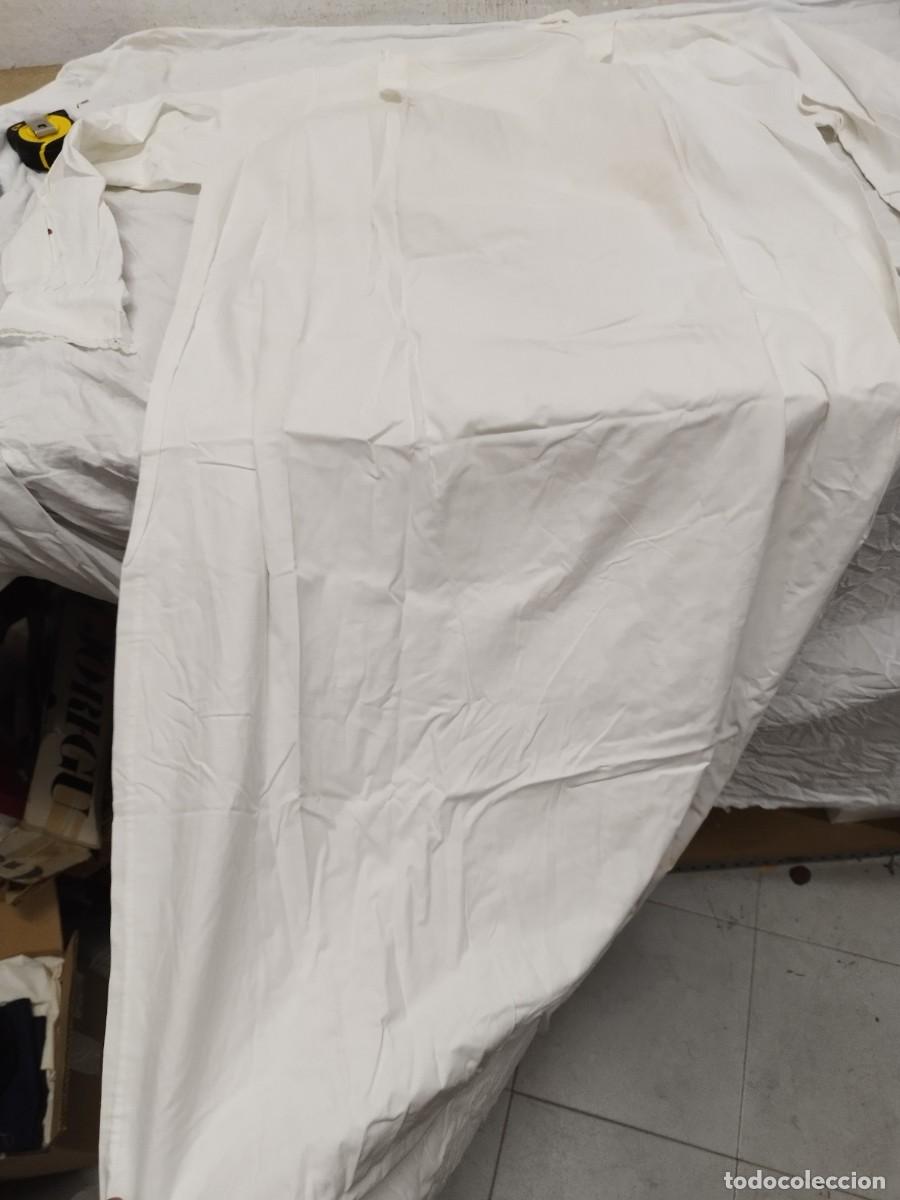 Antig&uuml;edades: Antiguo camison de mujer de color blanco.