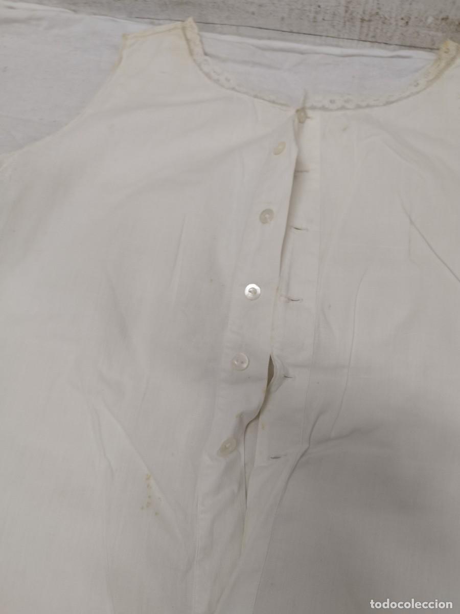 Antig&uuml;edades: Antiguo camison de mujer de color blanco. - Foto 14