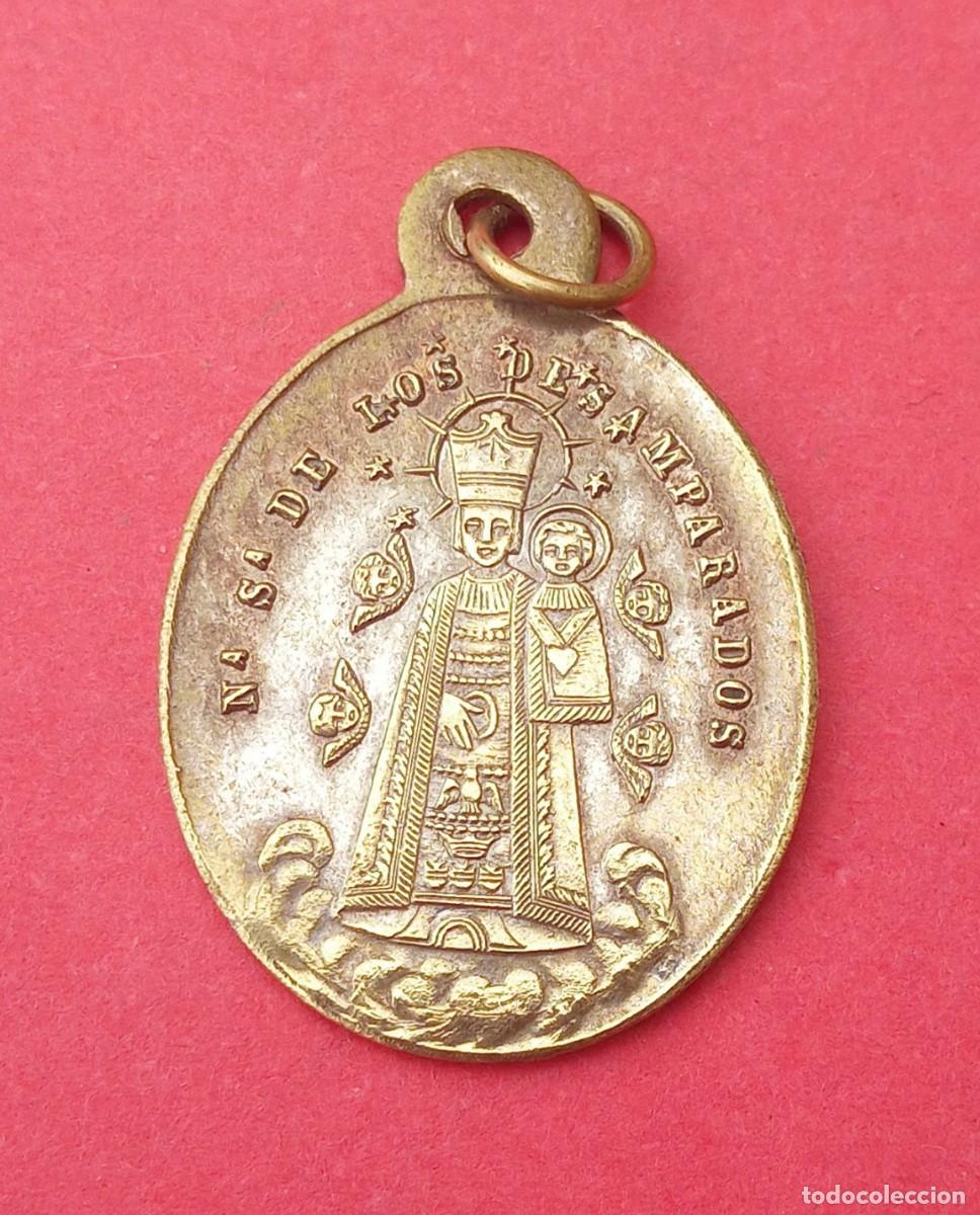 Antig&uuml;edades: Medalla Siglo XIX Virgen de los Desamparados y San Roque. Valencia.