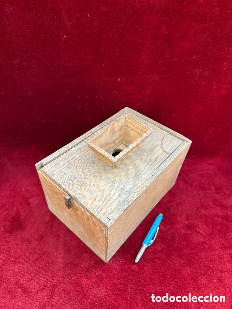 Antig&uuml;edades: Antiguo sorteador,madera con bolas de dos colores! - Foto 3