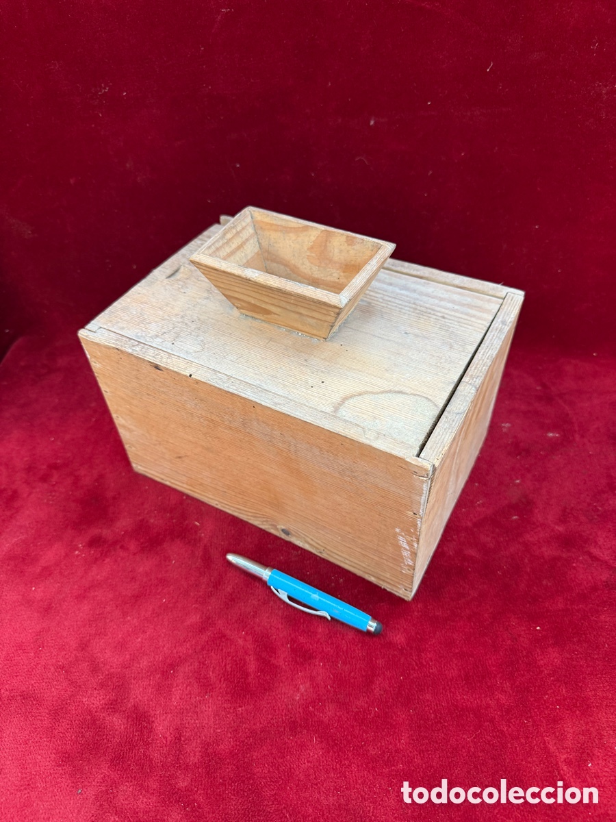 Antig&uuml;edades: Antiguo sorteador,madera con bolas de dos colores! - Foto 9