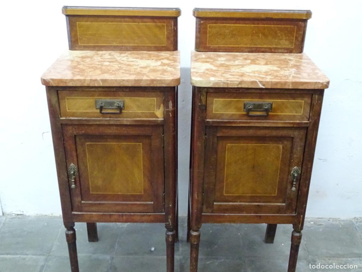 Antig&uuml;edades: 2 ANTIGUAS MESITAS DE NOCHE ESTILO ALFONSINO O IMPERIO TARD&Iacute;O.