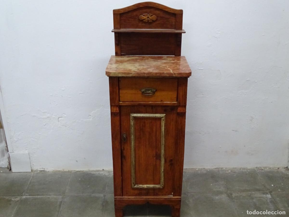Antiquit&auml;ten: ANTIGUA MESITA DE NOCHE MODERNISTA.