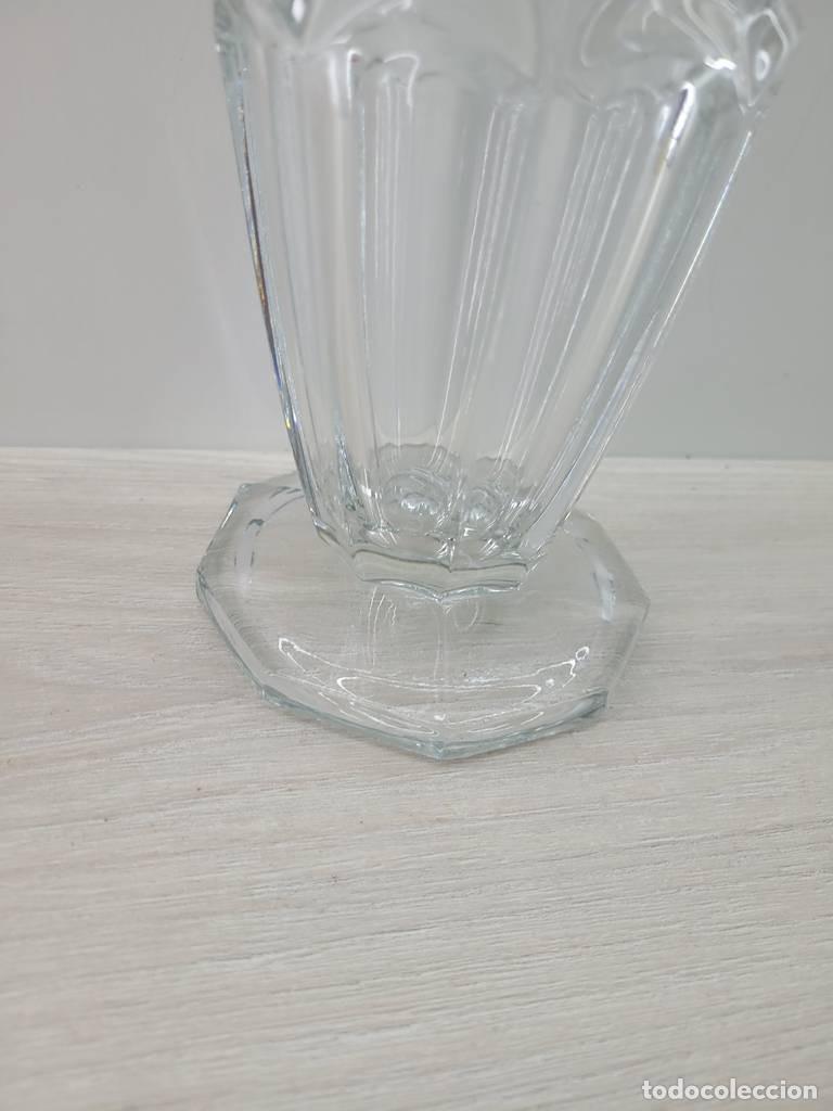 Antig&uuml;edades: FLORERO DE CRISTAL TALLADO - Foto 6