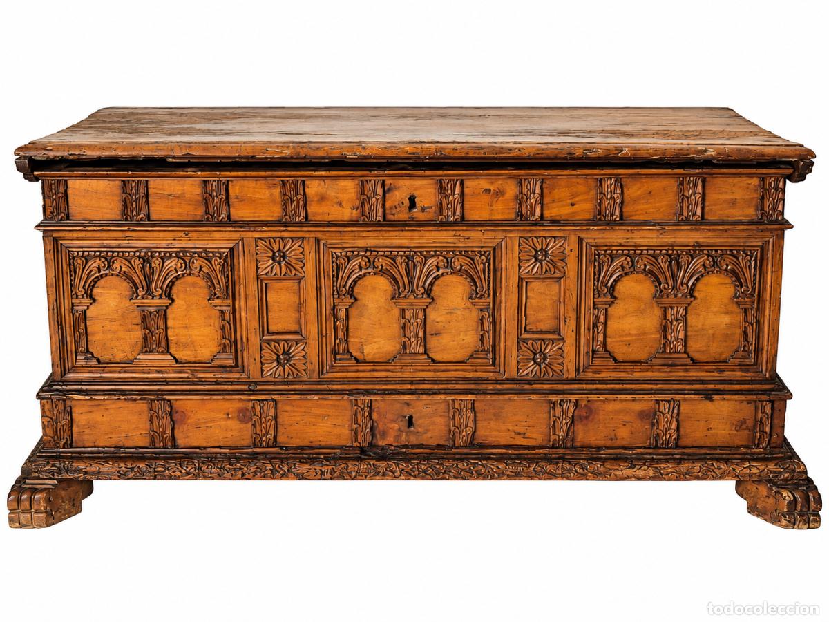 Oggetti Antichi: Arca, Caja de Novia Catalana - Talla de Madera de Alba - S.XVIII - Interior de la Tapa con Arquer&iacute;as