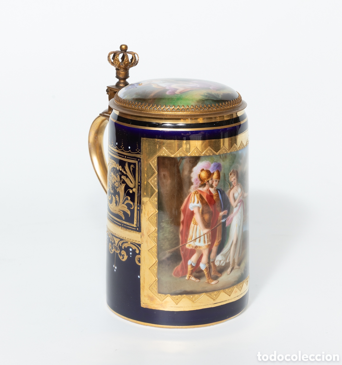 Antiques: Jarra; Royal Vienna, siglo XIX. Porcelana esmaltada y dorada. Con sello en la base.