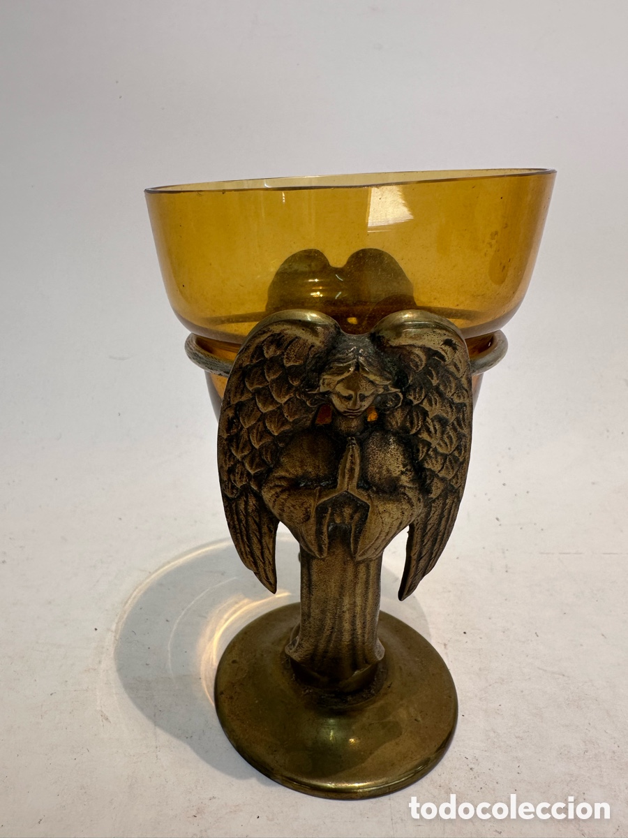 Antig&uuml;edades: BONITA LAMPARA VOTIVA O DE MARIPOSAS DE BRONCE CON ANGELES ANTIGUA RELIGIOSA DE SOBREMESA.