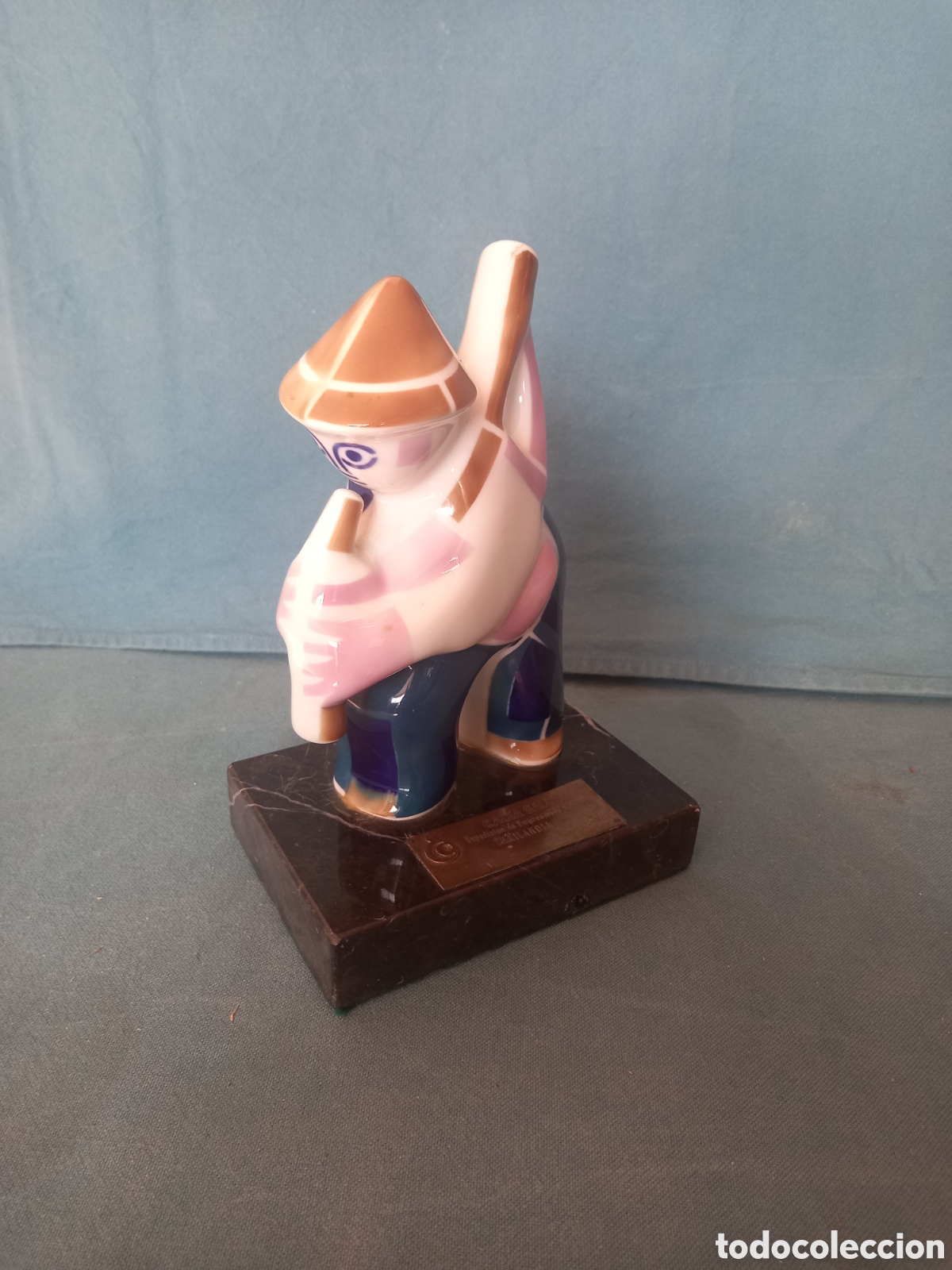 Antiguidades: Figura de cer&aacute;mica de Sargadelos, &rdquo;Gaitero &rdquo;. Obsequio de Caixa Galicia. A&ntilde;os 80. (VER FOTOS).