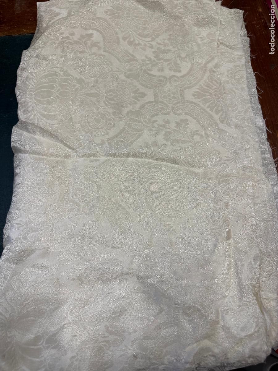 Antig&uuml;edades: RETAL TELA DAMASCO EN BLANCO - MEDIDA 260X66 CM - IDEAL PARA SAYA DE VIRGEN - RELIGIOSO