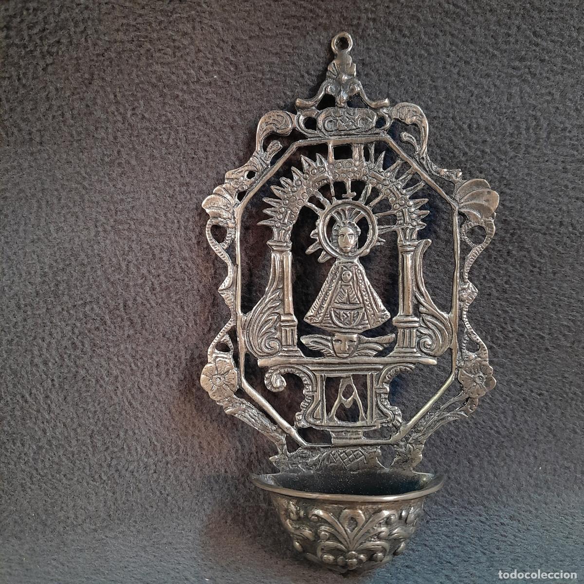 Antiguidades: BENDITERA DE PARED VIRGEN DEL PILAR. PLATA DE LEY (PUNZ&Oacute;N 916). S. XX
