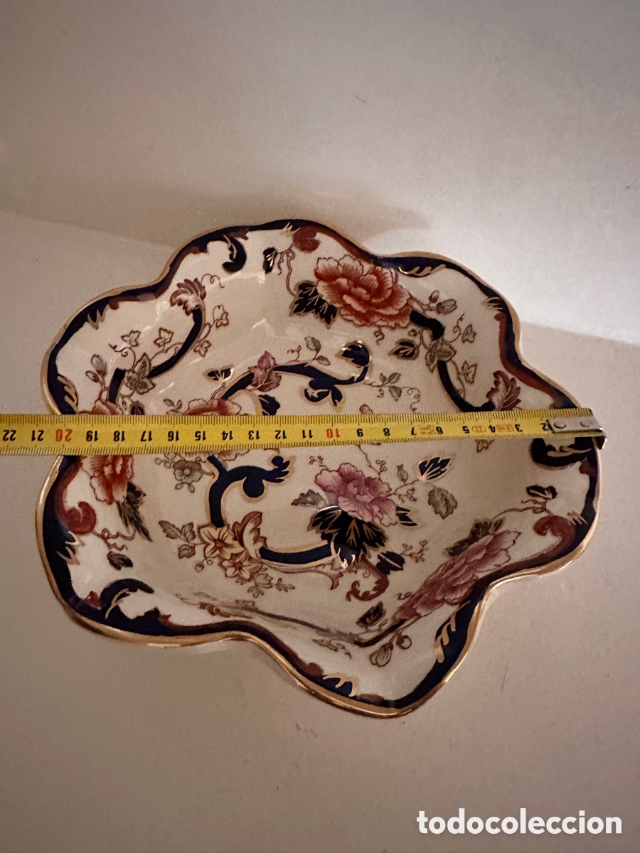 Antig&uuml;edades: Centro de mesa / cuenco Mason&rsquo;s Ironstone Mandalay &ndash; Borde ondulado