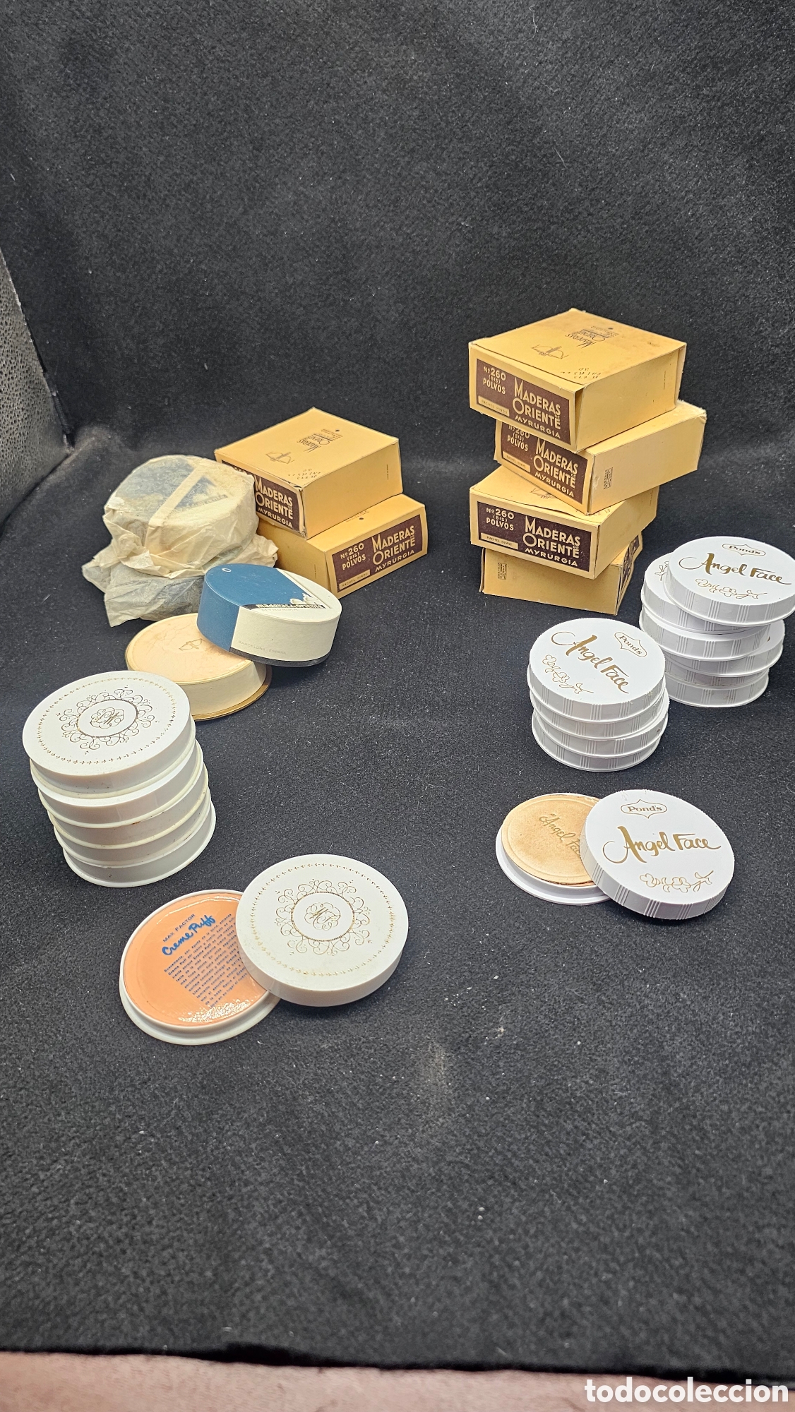 Antig&uuml;edades: Antiguo lote a estrenar de polvos de maquillaje