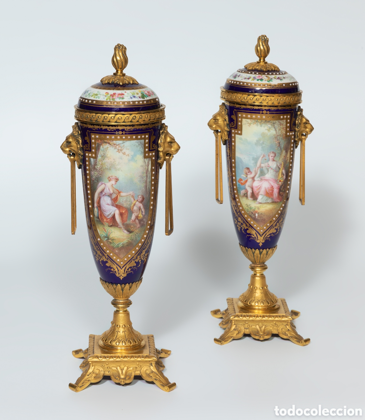 Antiques: Pareja de copas; Sevr&egrave;s, siglo XIX.