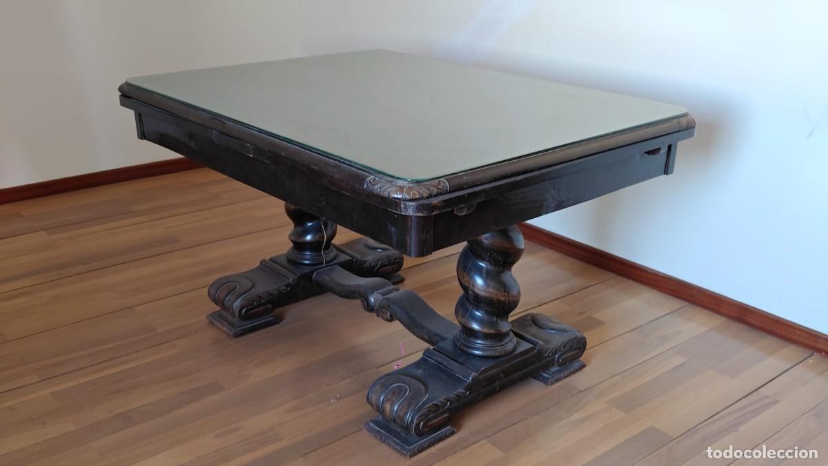 Antiguidades: Mesa de comedor extensible de madera de caoba tallada