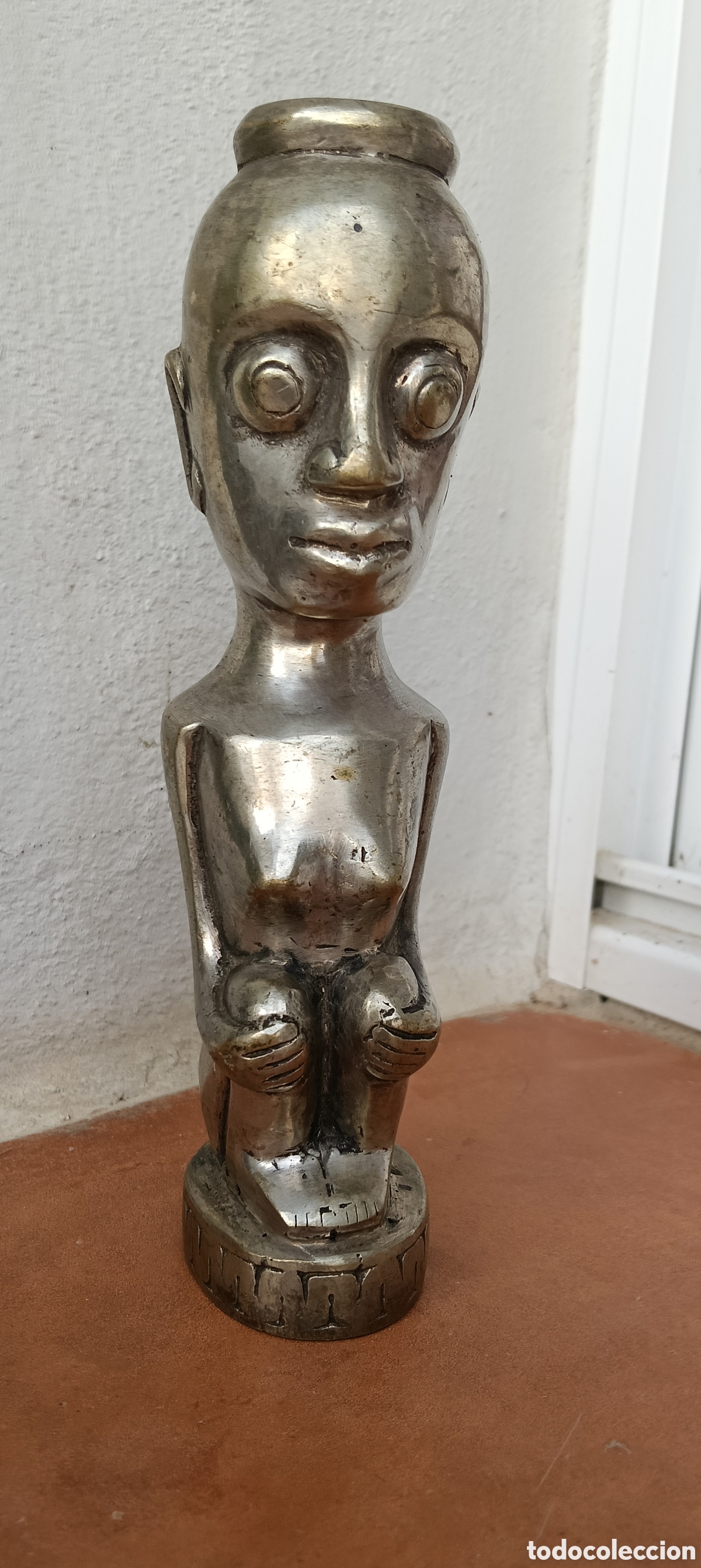 Antig&uuml;edades: Figura &eacute;tnica de bronce,plateada, 18 CTM de altura