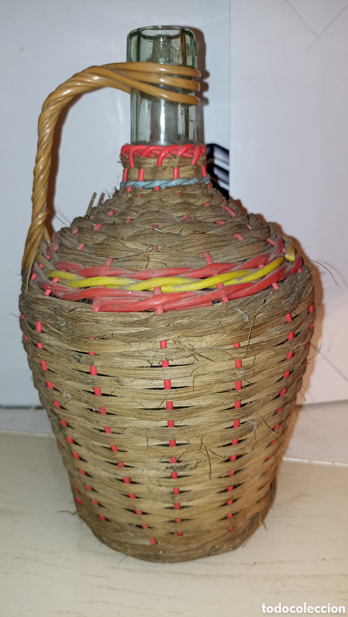 Antig&uuml;edades: Antigua Damajuana Garrafa VIRESA de Vidrio Verde &ndash; Revestida en Mimbre y Pl&aacute;stico Vintage A&ntilde;os 60/70