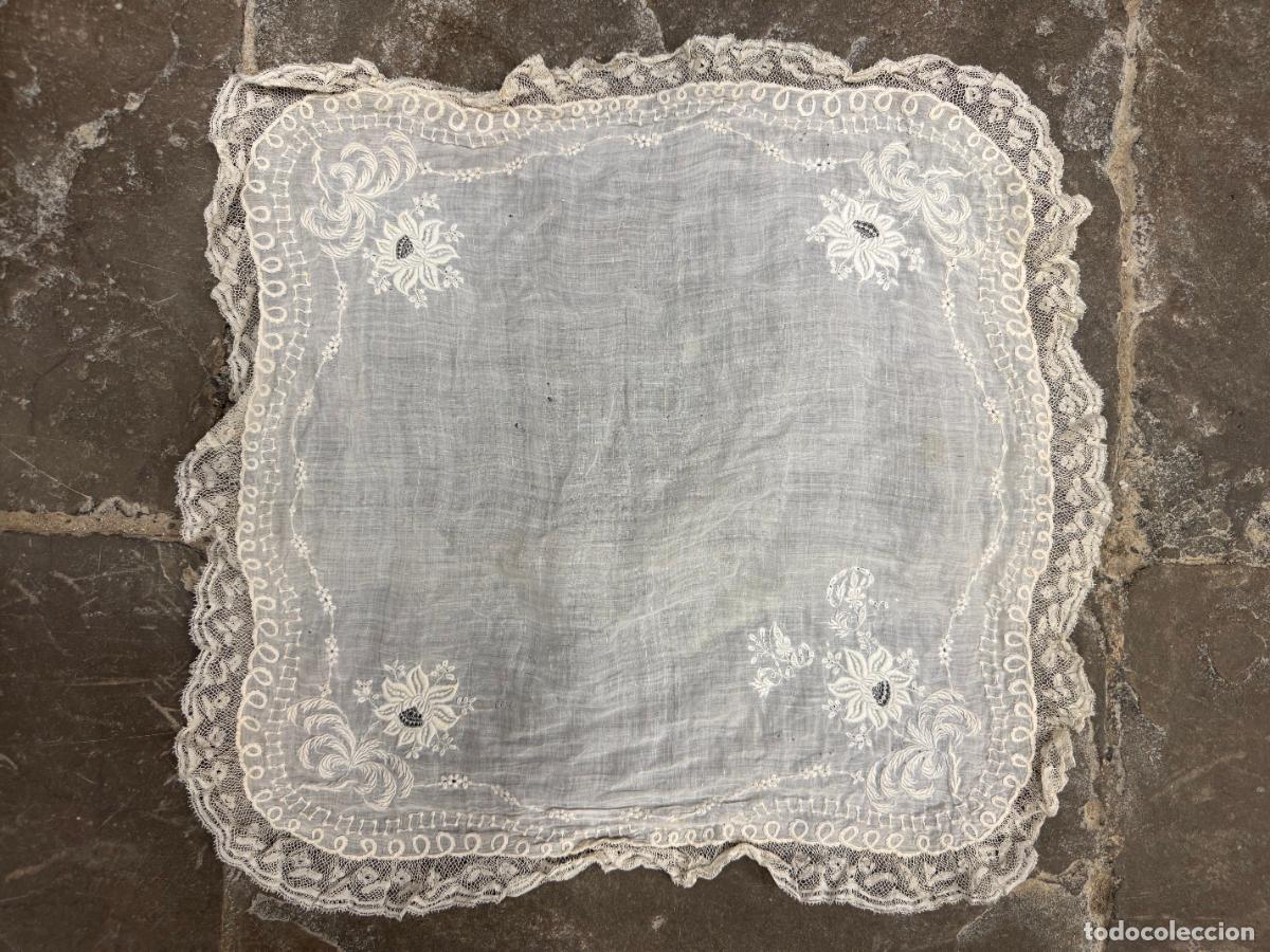 Antiquit&auml;ten: ANTIGUO PA&Ntilde;UELO BORDADO PARA VIRGEN - MEDIDA 43 CM - RELIGIOSO